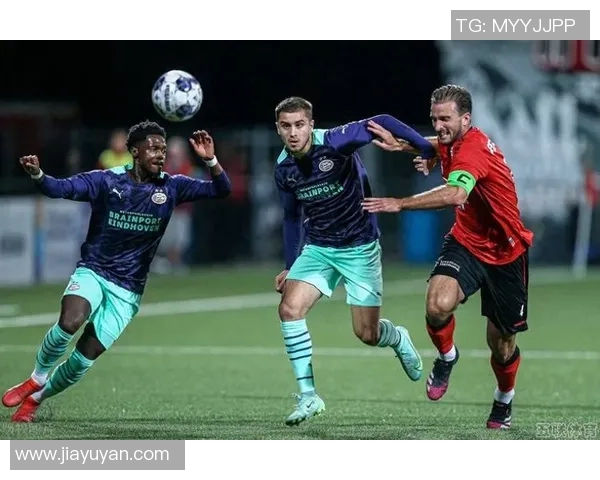 海牙主场迎战威廉二世争夺联赛关键三分的激烈对决 海牙主场迎战威廉二世争夺联赛关键三分的激烈对决